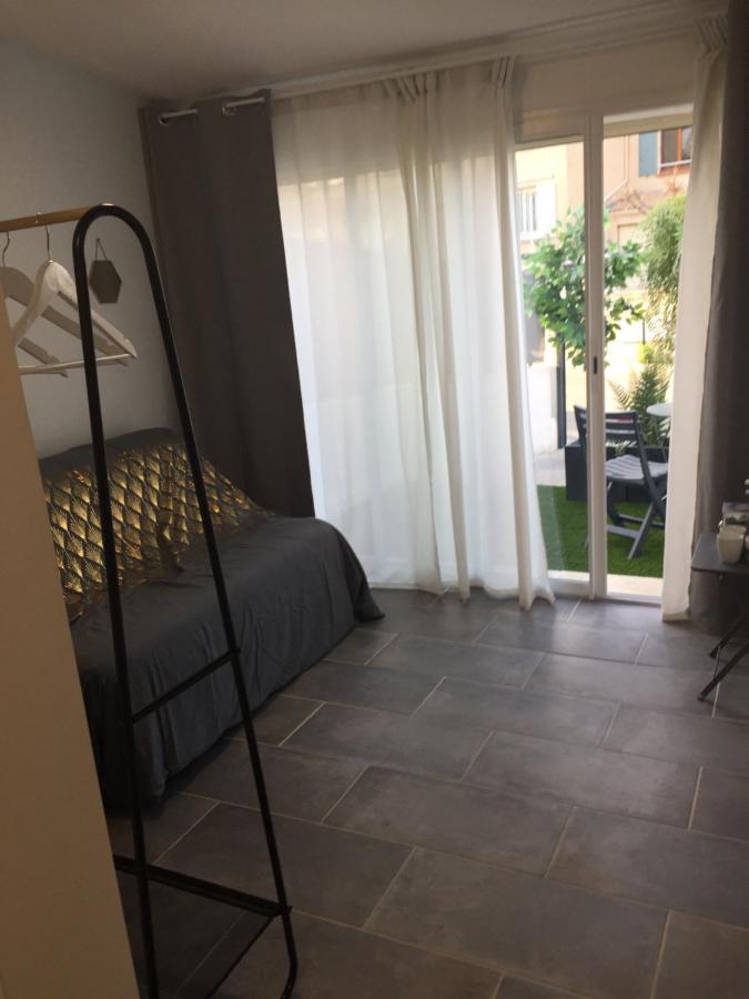 Chez Sandy Bed & Breakfast Aubagne Exterior foto